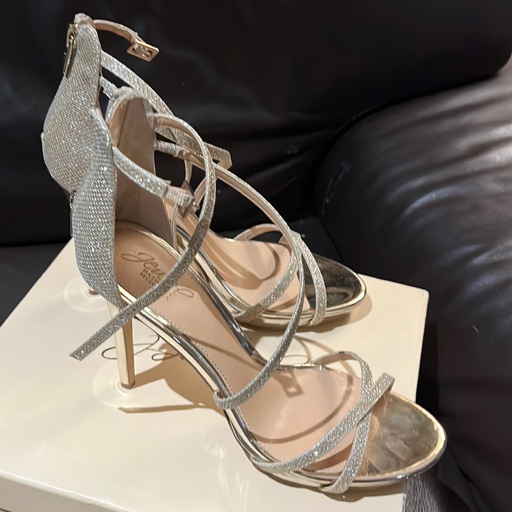 Jewel Badgley Mischka golden heels